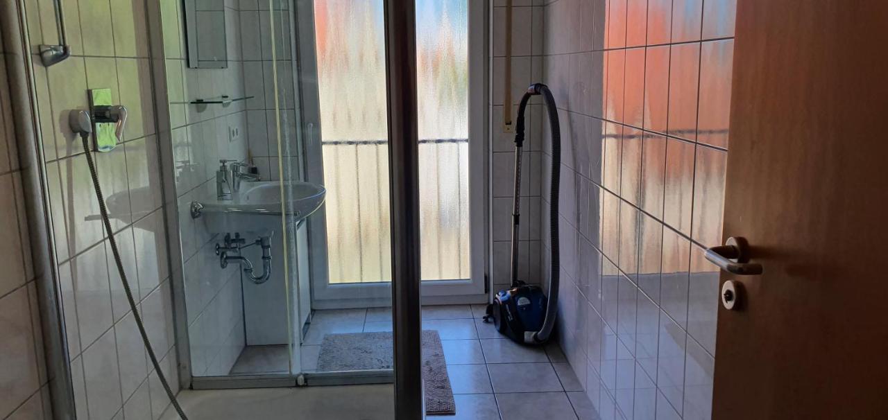 Outletcity Ferienwohnung 2 Метцинген Экстерьер фото