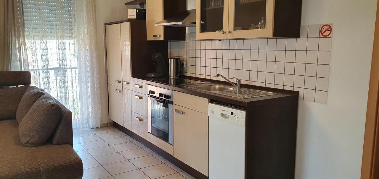 Outletcity Ferienwohnung 2 Метцинген Экстерьер фото