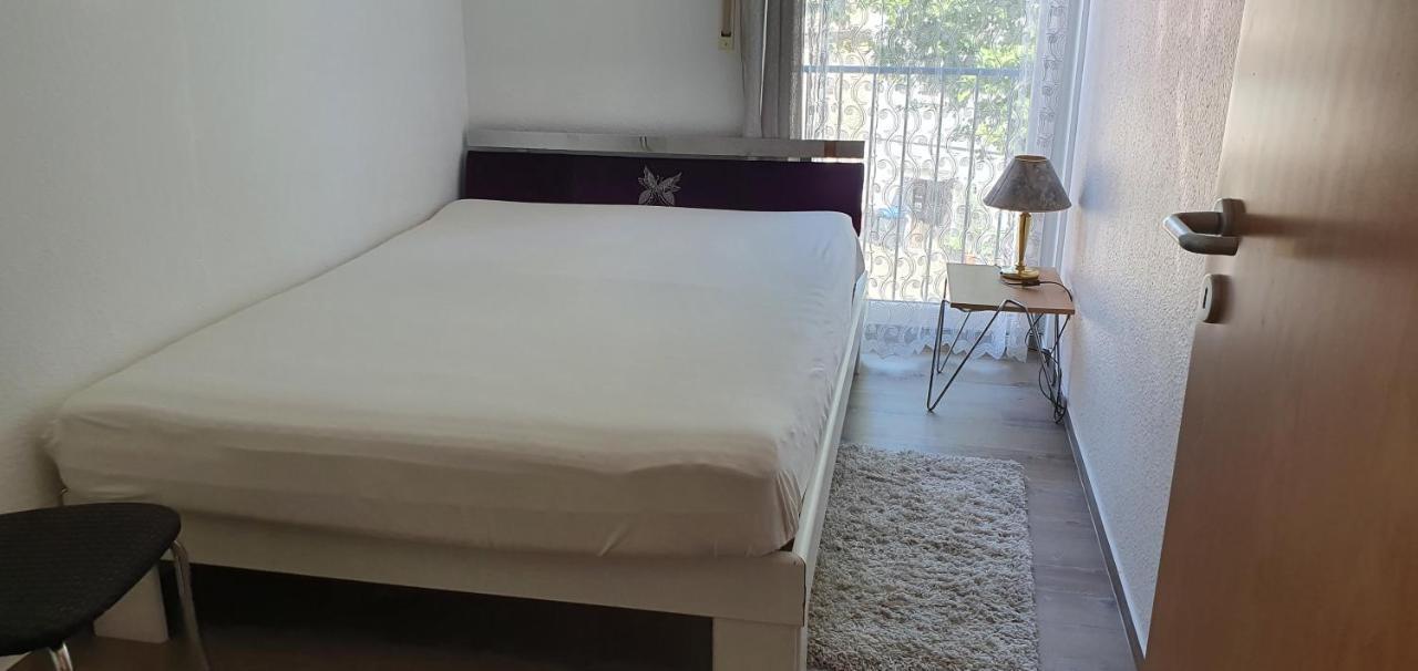 Outletcity Ferienwohnung 2 Метцинген Экстерьер фото