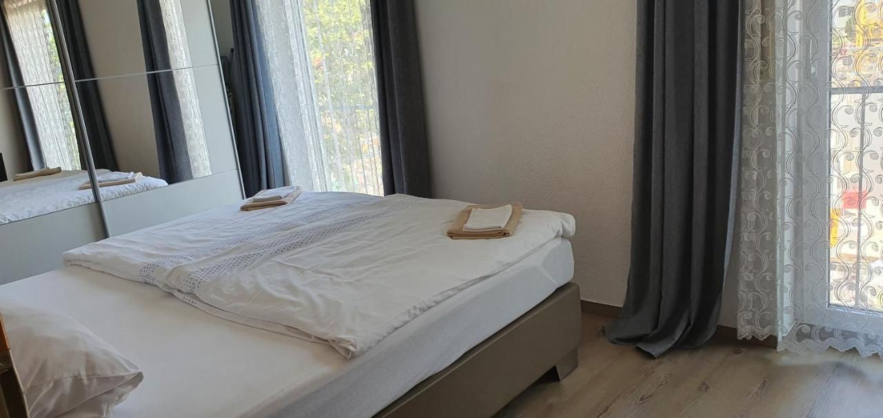 Outletcity Ferienwohnung 2 Метцинген Экстерьер фото